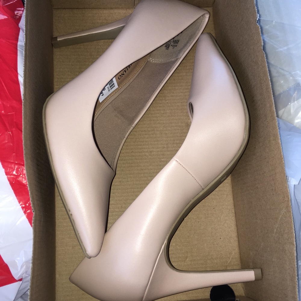 Heels - Picture 2 of 3